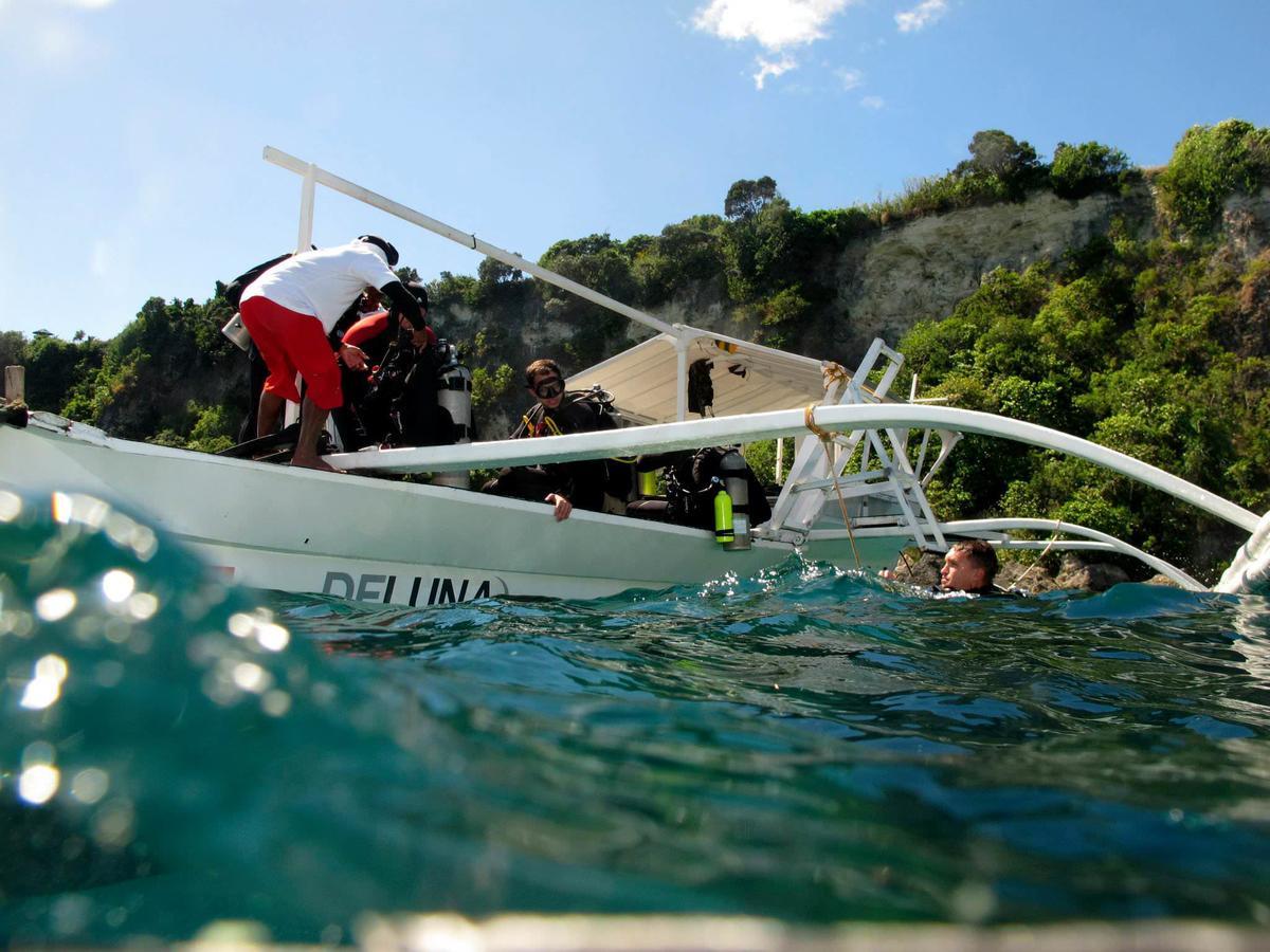 פוארטו גאלרה Deluna Diving Resort מראה חיצוני תמונה